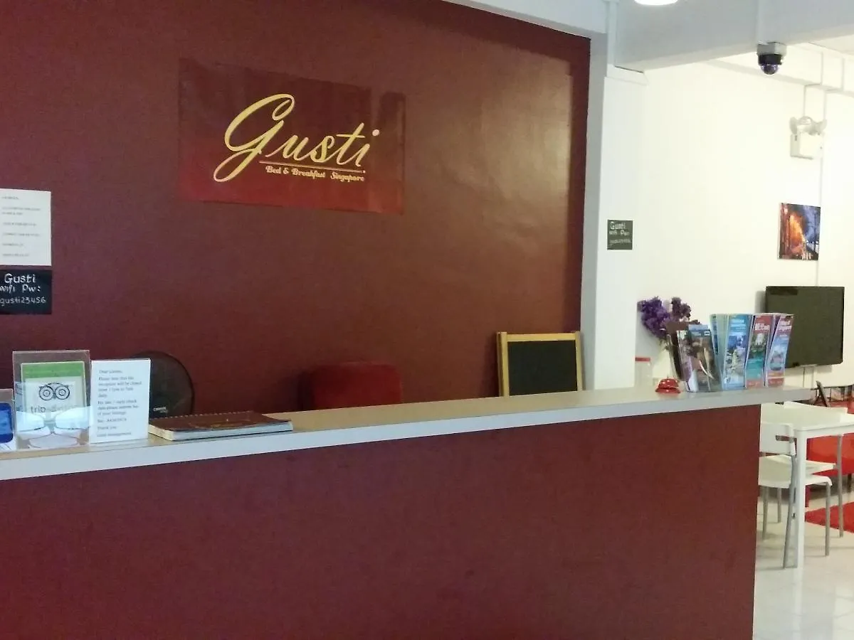 Gusti Bed & Breakfast Singapore Hostel