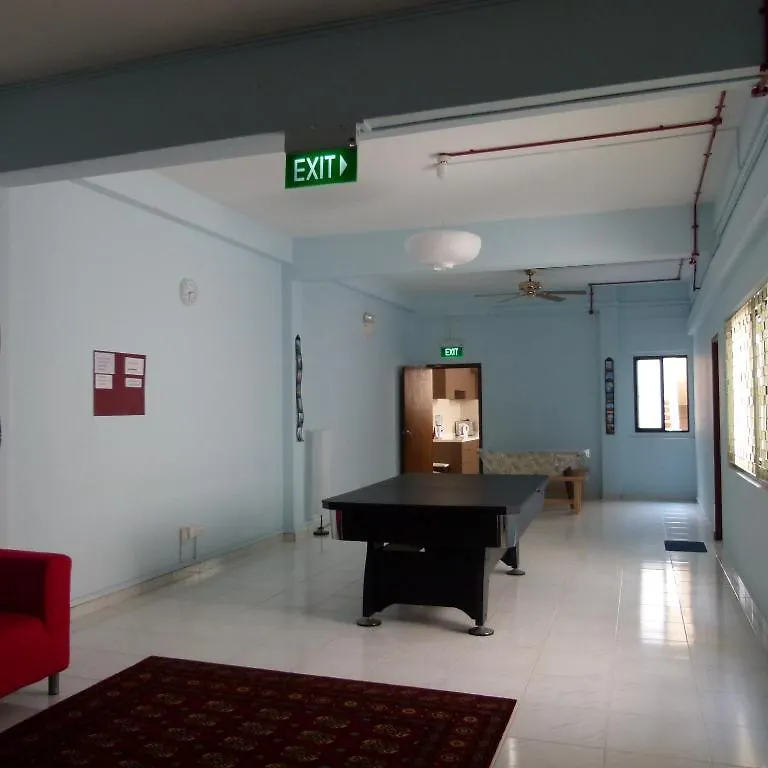 Gusti Bed & Breakfast Singapore Hostel