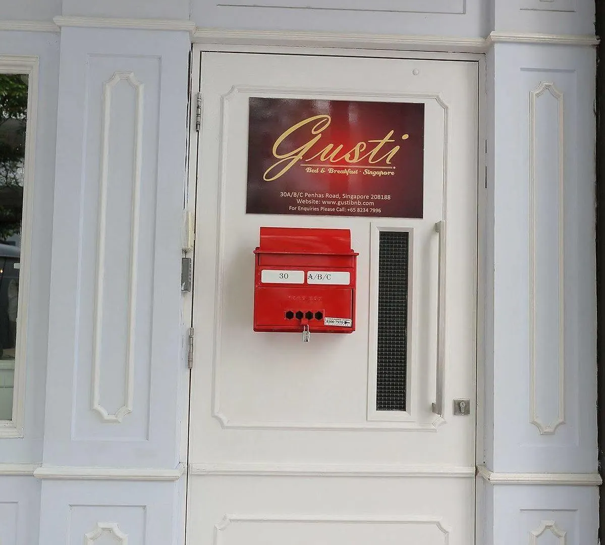 Gusti Bed & Breakfast Singapore Hostel