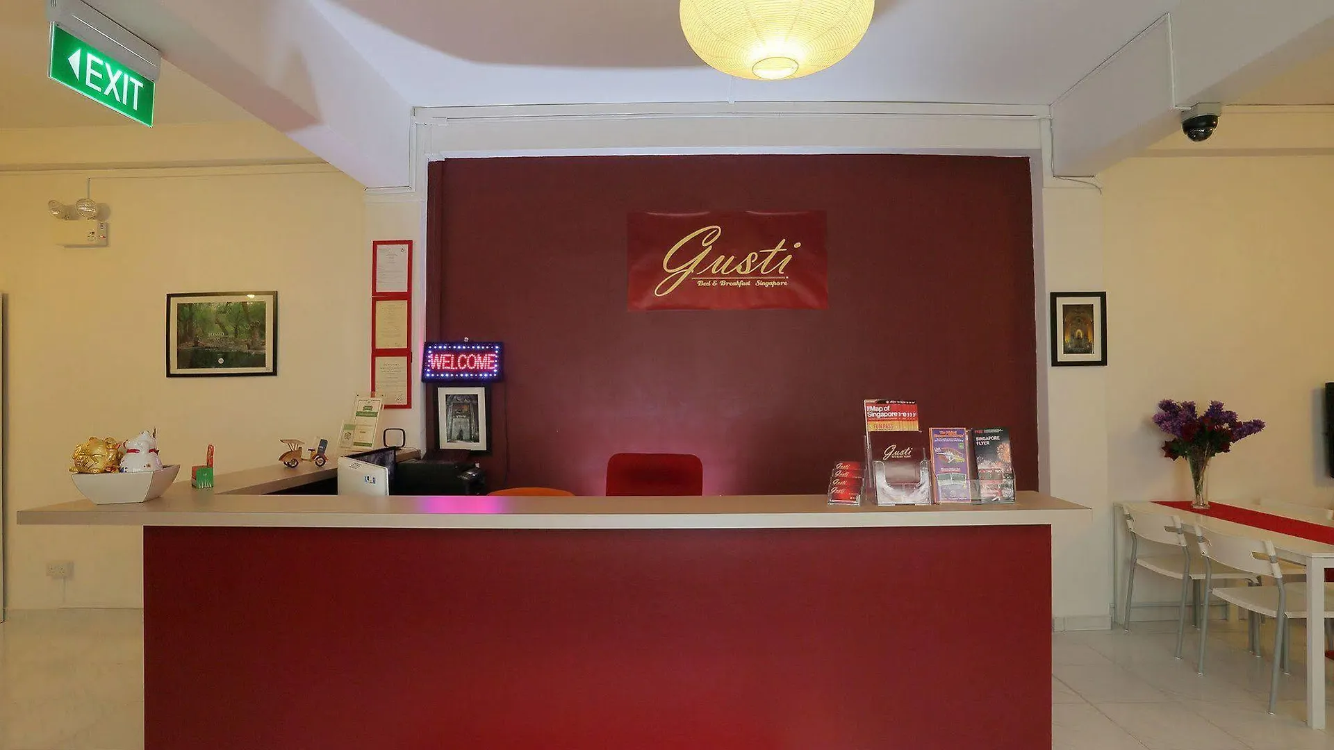 Gusti Bed & Breakfast Σιγκαπούρη Hostel